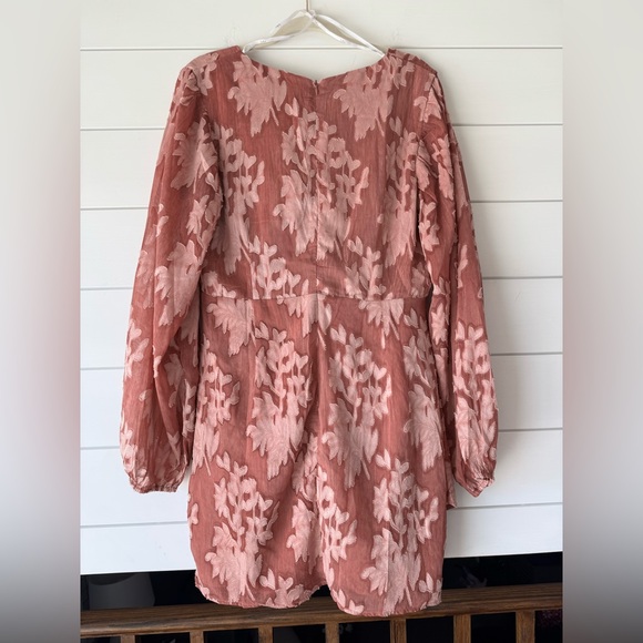 Lulu's Meant to Shine Mauve Floral Jacquard Long Sleeve Mini Dress! Size xl! - Picture 5 of 6